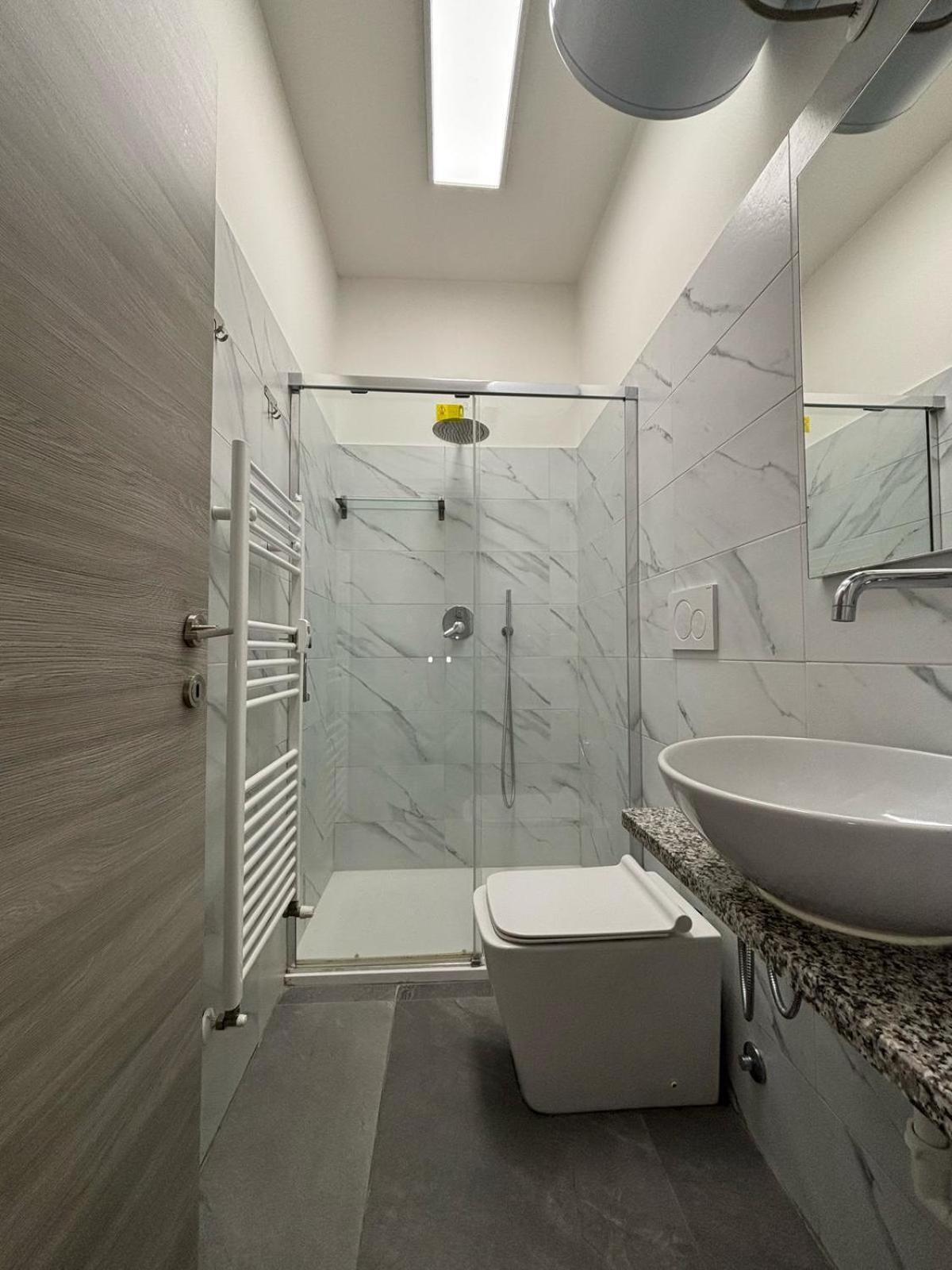Arcobaleno By Dimora Chic Hotel Novara Exterior photo